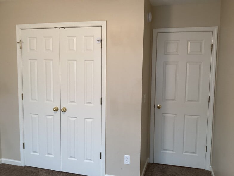 Building Photo - 515 Dresler Rd