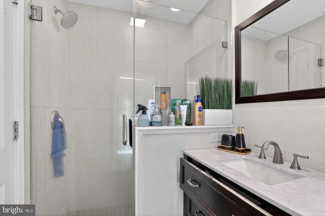 Building Photo - 1241 S 28th St