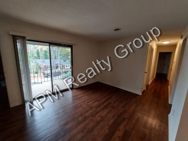 Building Photo - Rosewood condo