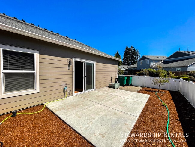 Building Photo - 618 Camden Ln