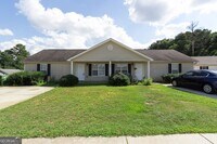 Building Photo - 645 Baron Dr