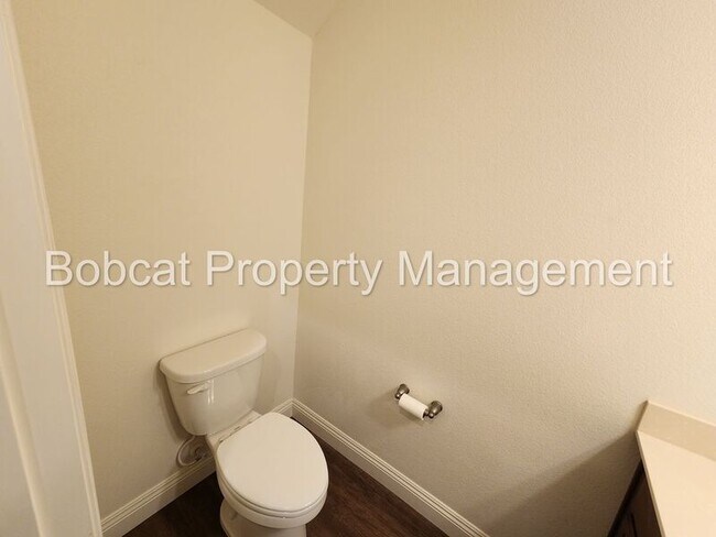 Building Photo - 1234 Saltern Dr