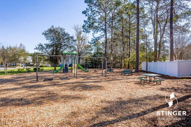 Building Photo - 71 Saluda Way