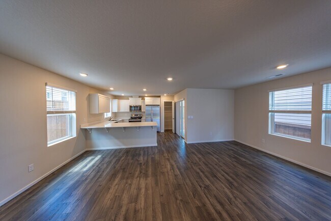 Building Photo - 3 bedroom home in Ridgefield w/ AC - Built in 2024