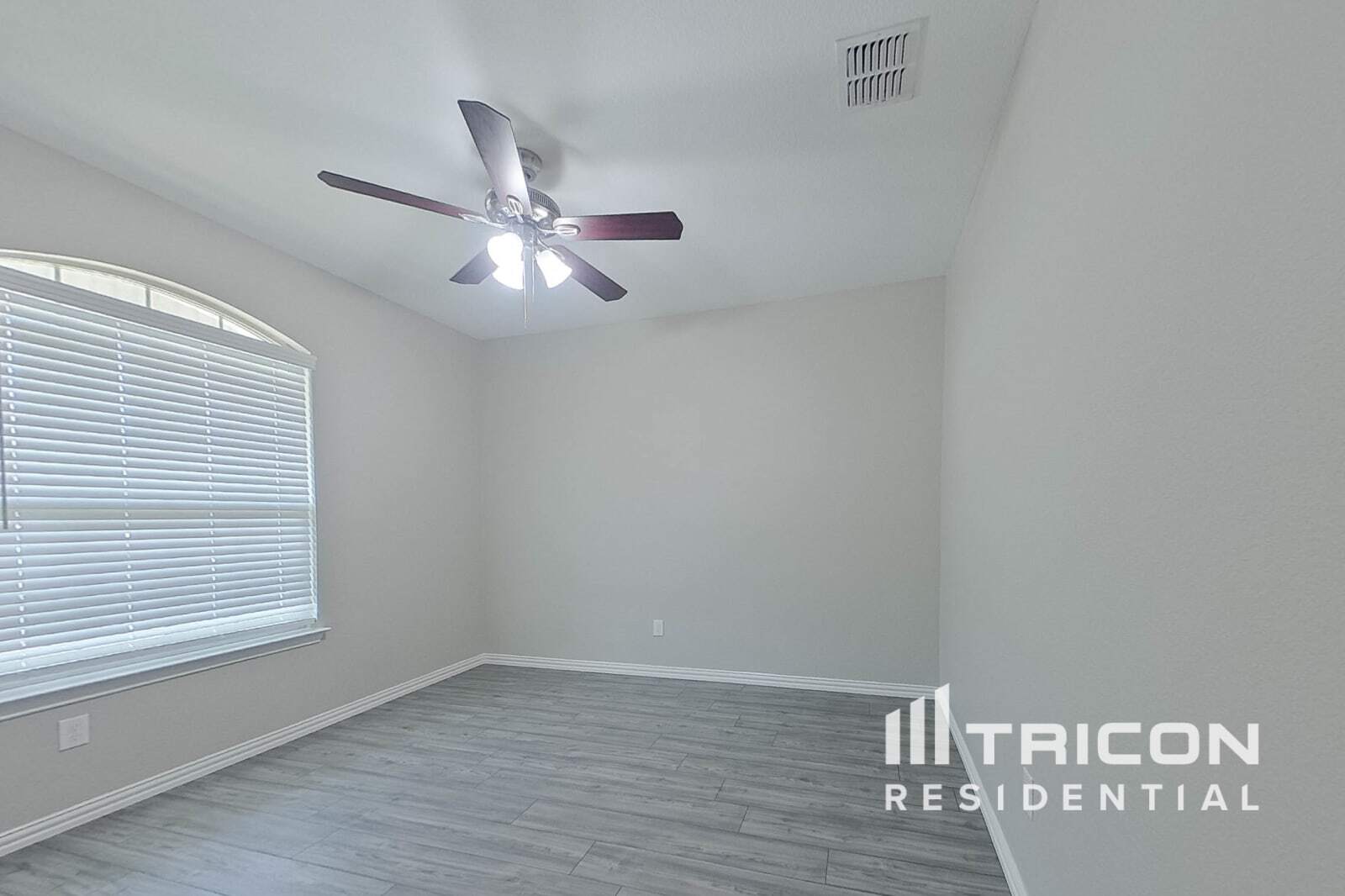 Building Photo - 2513 Starwater Dr
