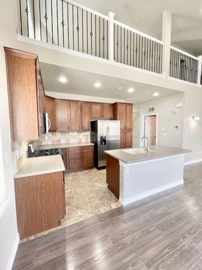 Building Photo - Stunning 4 Bed/4 Bath Home in Banning Lewis Ranch