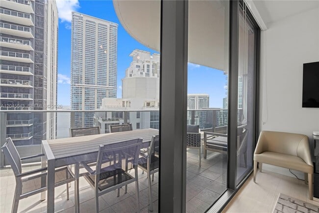 Building Photo - 1000 Brickell Plaza