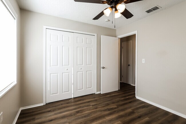 Building Photo - 1751 Elbert Acres Ct NE