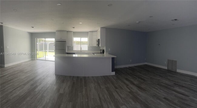 Building Photo - 11080 SW 62nd Terrace