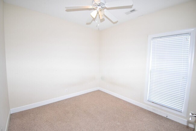 Building Photo - 3 Bedroom Pet Friendly Home For Rent Near ...