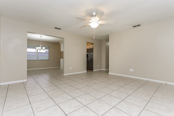 Building Photo - 4134 April St N