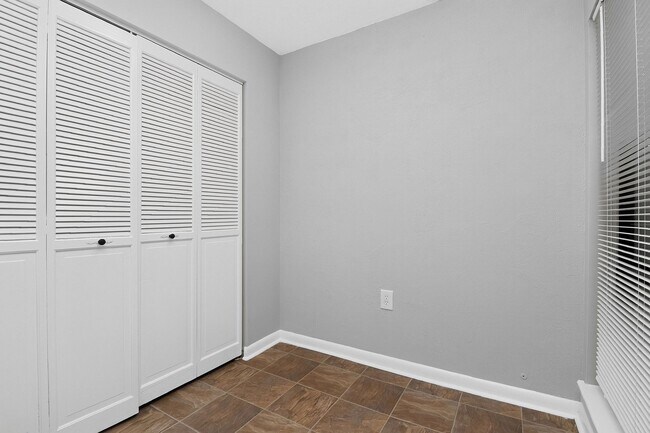 Building Photo - 4804-C Spring Lake Drive