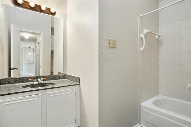 Building Photo - 6841 Driffield Cir W