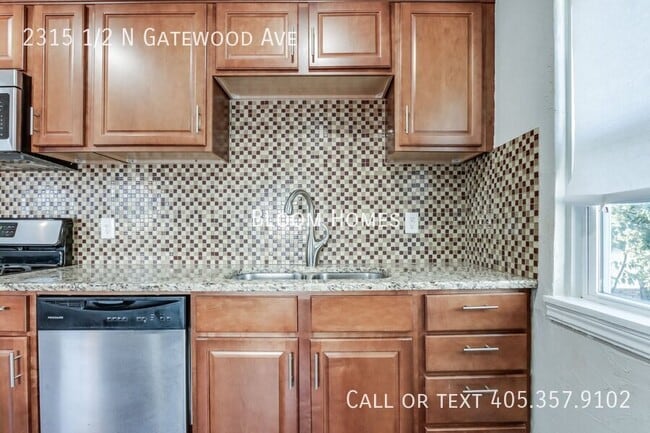 Building Photo - 2315 1/2 N Gatewood Ave-