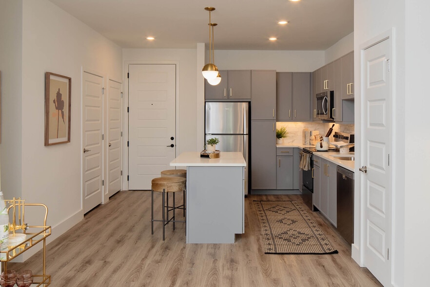 Building Photo - Wayfern Apartments