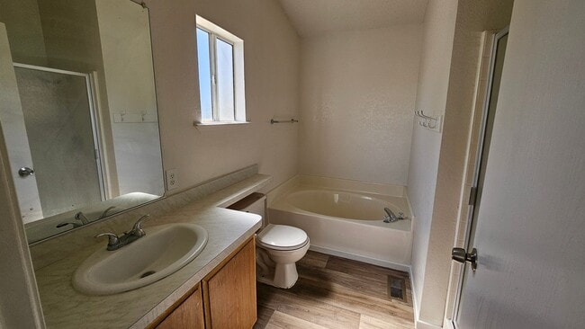 Building Photo - Spacious 3-Bedroom, 2-Bath Mobile Home in California City – Comfortable Living with Great Communi...