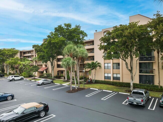 Building Photo - 500 Egret Cir