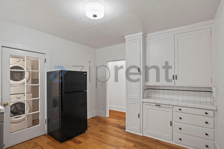 Building Photo - 148 Clayton Ave