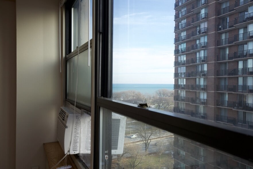 Building Photo - 4180 N Marine Dr