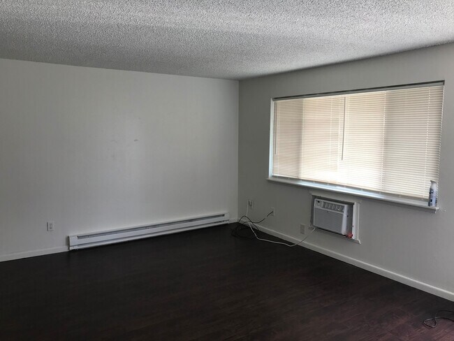 Building Photo - 1003 E Jackson Ave