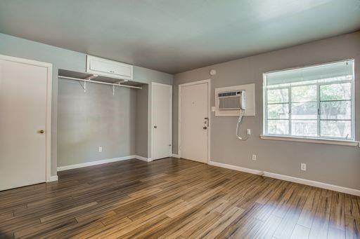 Building Photo - 5816 Grassmere Ln