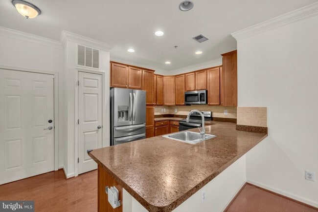 Building Photo - 8222 Morris Pl