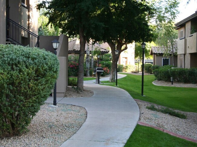 Building Photo - Experience the Best of Scottsdale living!