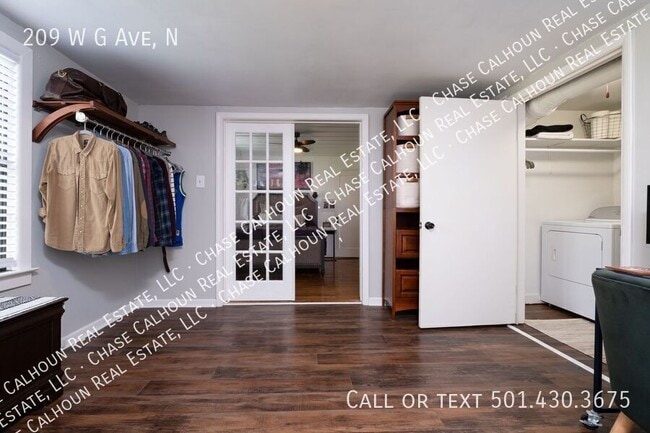 Building Photo - 209 W G Ave