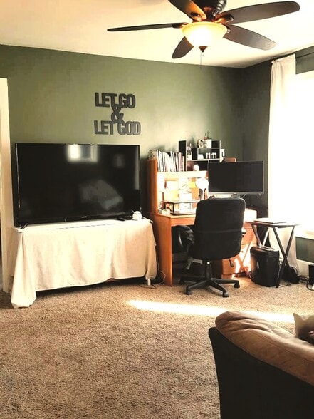 Building Photo - 2106 Folger Ct