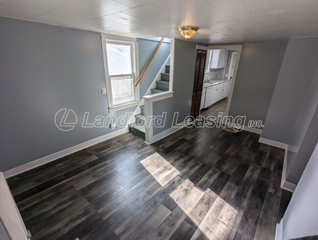 Building Photo - Cozy 2-Bedroom Home on a Beautiful Lot in Amherst!