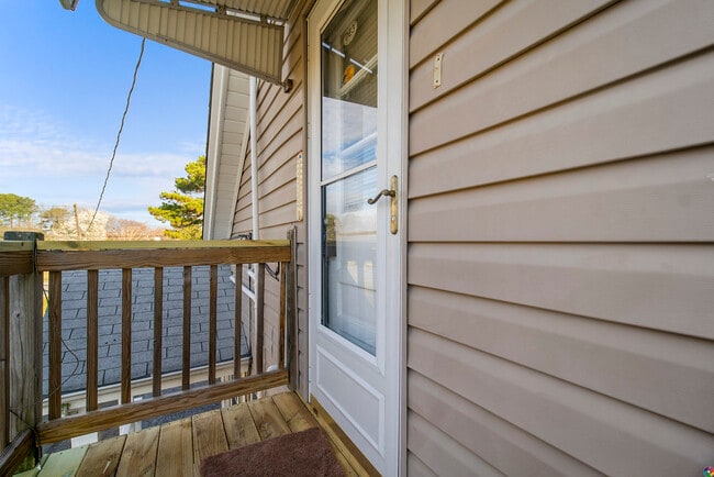 Building Photo - 1270 Old Buckroe Rd