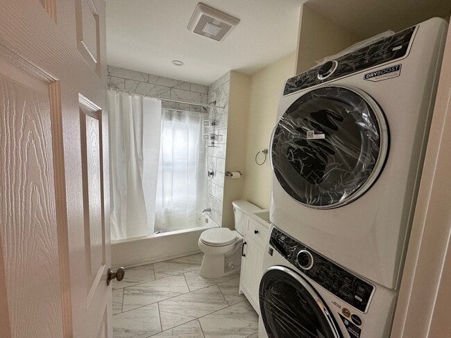 Building Photo - 64 Cedar St