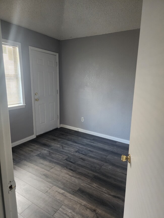 Building Photo - 13112 Rustic Trail