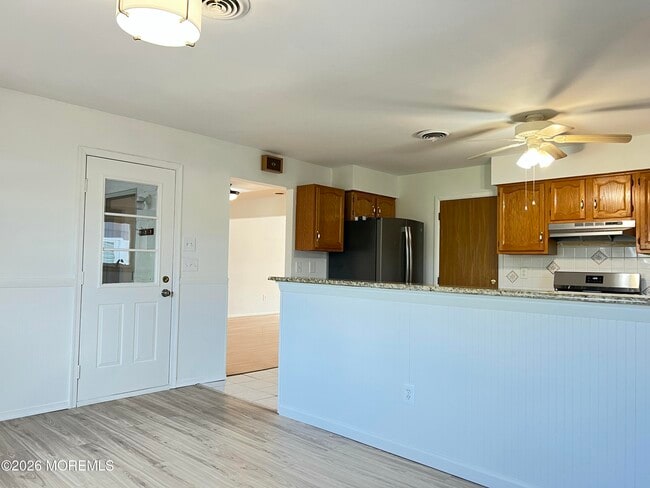 Building Photo - 9 Westport Dr