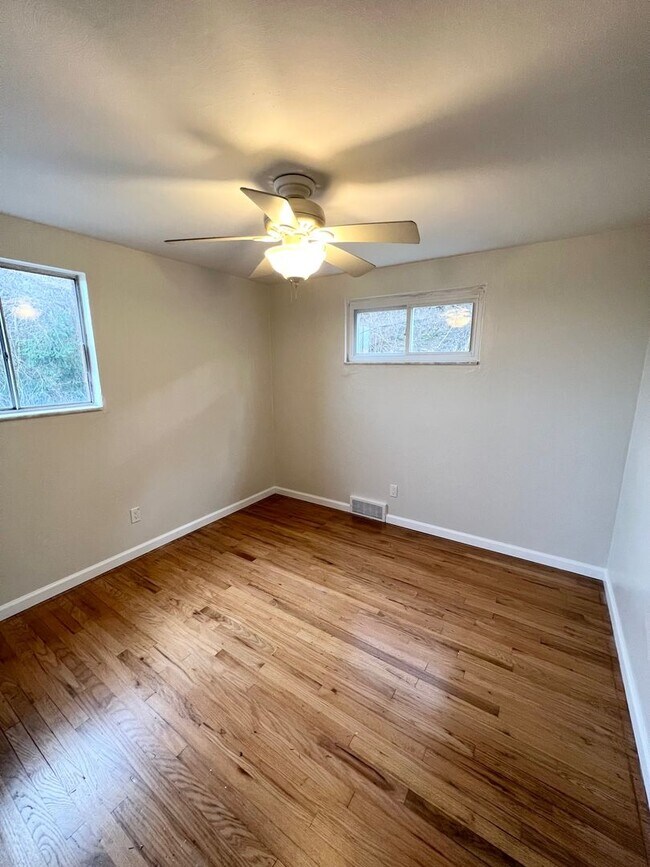 Building Photo - Beautiful 3 Bedroom 1 Bathroom in Penn Hil...