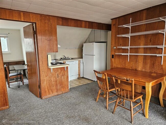 Building Photo - 921 Mary St