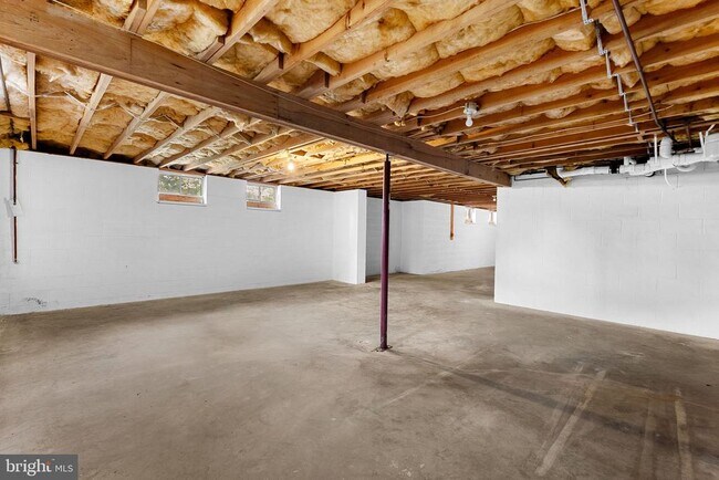 Building Photo - 862 Carrier Dr