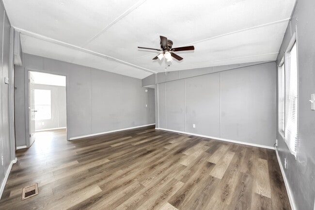 Building Photo - 14009 Rustic Ln