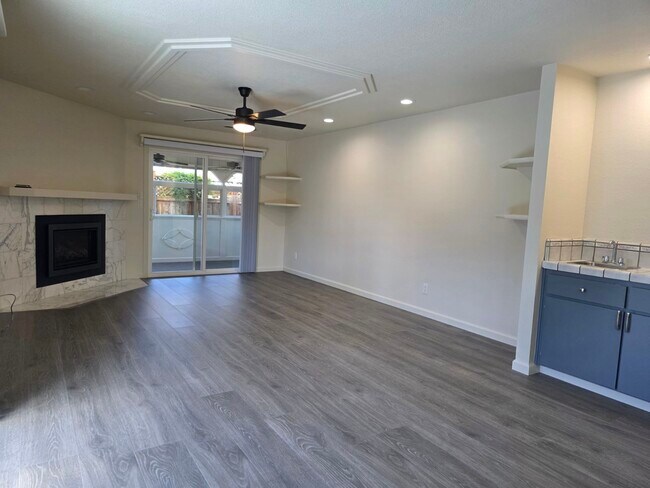 Building Photo - 4611 Harmony Pl