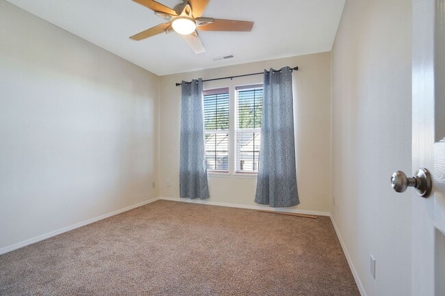 Building Photo - 4Bd/2.5Ba Two Story House - Available Soon!