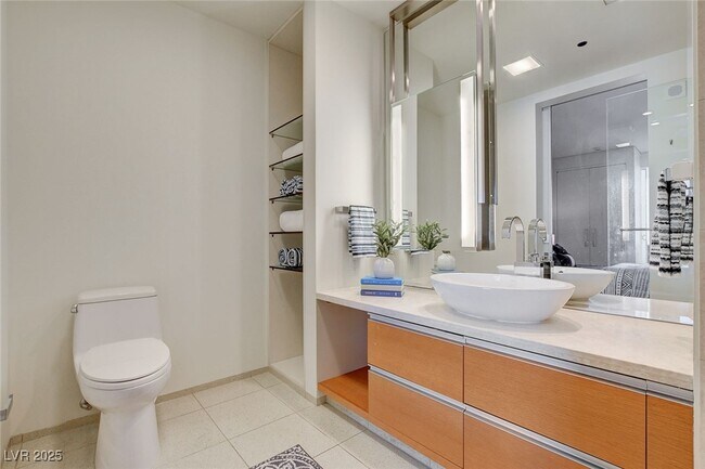 Building Photo - 3726 S Las Vegas Blvd