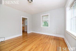 Building Photo - 6 Sherborn Ct