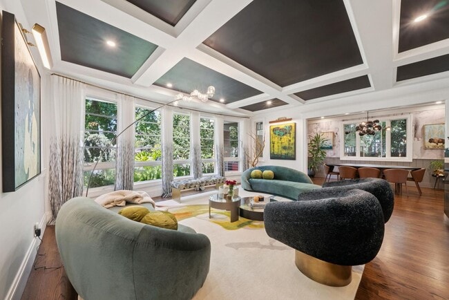 Building Photo - Beautifully Appointed 7-Bedroom Home with Lush Garden Setting in Palo Alto