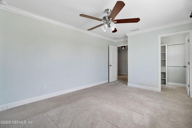 Building Photo - 150 Whisper Rock Dr