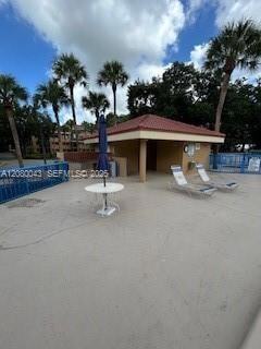 Building Photo - 15535 Miami Lakeway N
