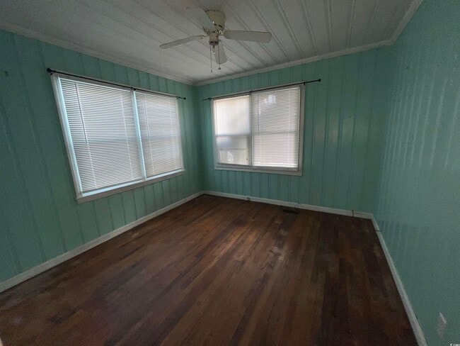 Building Photo - 203 56th Ave N