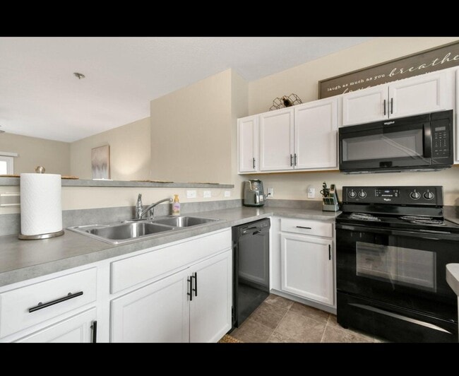 Building Photo - 389 Laurel Creek St