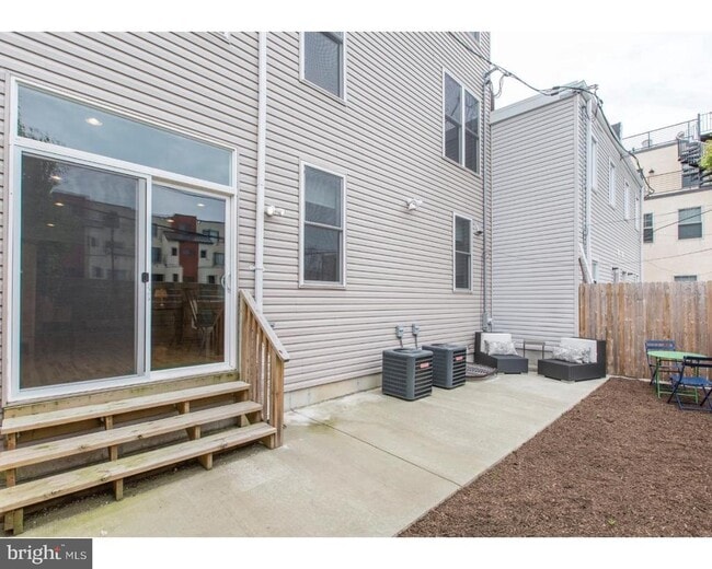 Building Photo - 3039 Baltz St