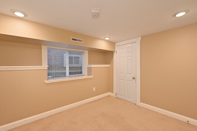 Building Photo - Charming 3 Bedroom/2 Bath Craftsman Home for Lease in Phinney/Greenlake
