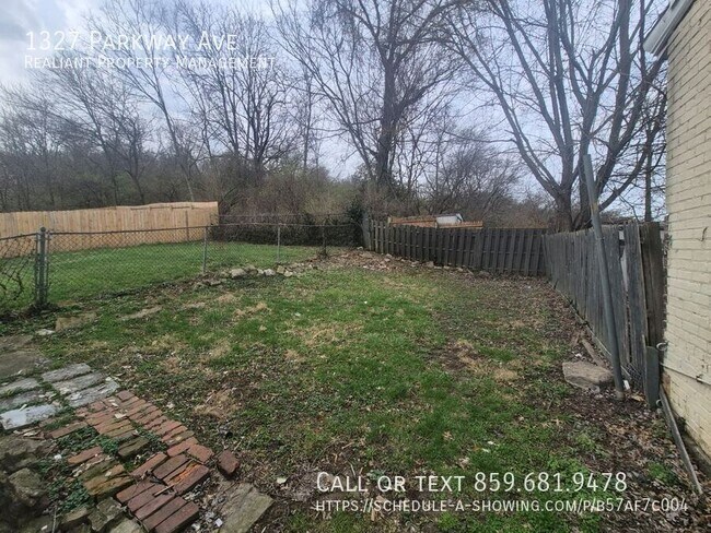 Building Photo - 1327 Parkway Ave